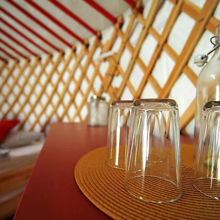 Jurty V Sadu Luxury tent Cesky Brod