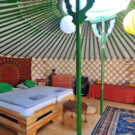 Luxury tent Jurty V Sadu Cesky Brod