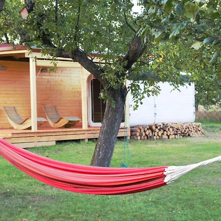 Jurty V Sadu Luxury tent
